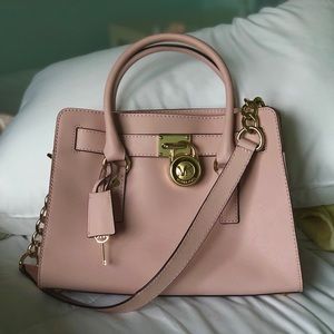BNWT 💯 Authentic Michael Kors Medium Hamilton